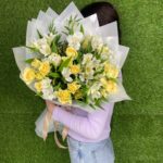 альстром и кустовая роза