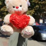 Мишка 40 см красного цвета