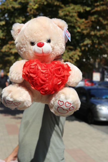 Мишка 40 см красного цвета
