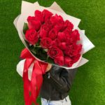 Букет из 25 роз 50см в упаковке