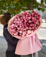Букет из 35 веток кустовой розы 60 см