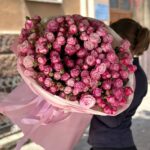 Букет из 35 веток кустовой розы 60 см